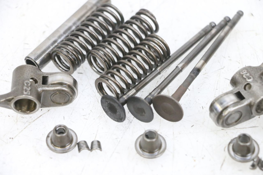 photo de EINLASSVENTIL  YAMAHA NEOS NEO'S 4T 50 (2008 - 2016) - Detailansicht des Bauteils