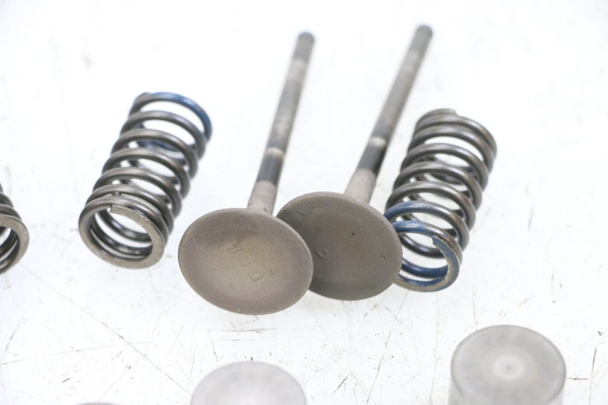 photo de EINLASSVENTIL  YAMAHA TDM ABS 900 (2002 - 2014) - Technische Nahaufnahme