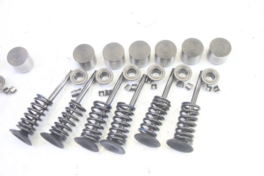 photo de EINLASSVENTIL  YAMAHA TDM ABS 900 (2002 - 2014) - Zoom auf Gebrauchszustand