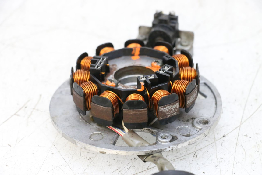 photo de LICHTMASCHINE MBK BOOSTER SPIRIT NAKED 50 (2004 - 2017) - Details der Befestigungspunkte