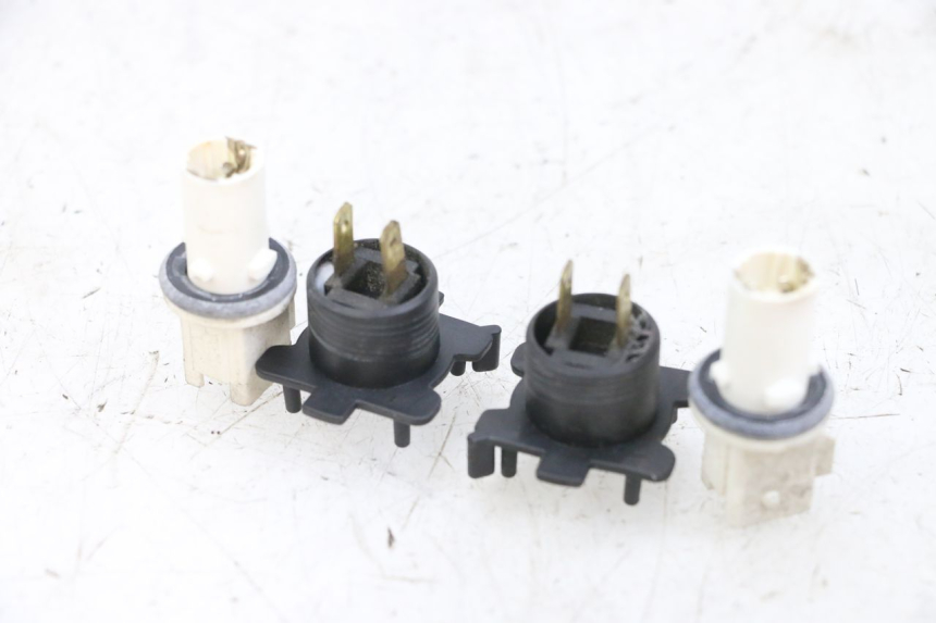 photo de LAMPENHALTERUNG SUZUKI BURGMAN 125 (2007 - 2014) - Detailansicht des Bauteils