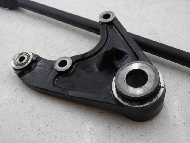 photo de HALTER BREMSZANGE HINTEN TRIUMPH TROPHY 1200 (1996 - 2003)