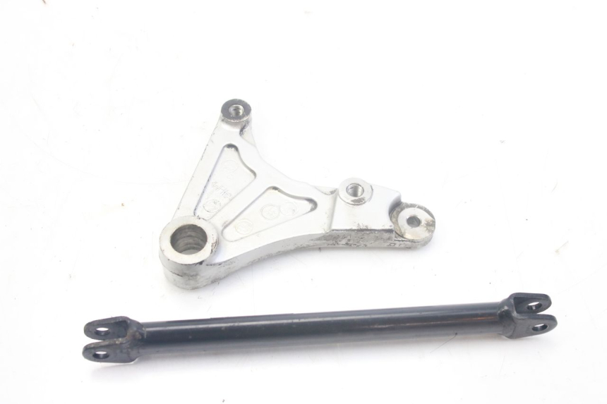 photo de HINTERER BREMSSATTELHALTER YAMAHA FZS FAZER 600 (1998 - 2001)