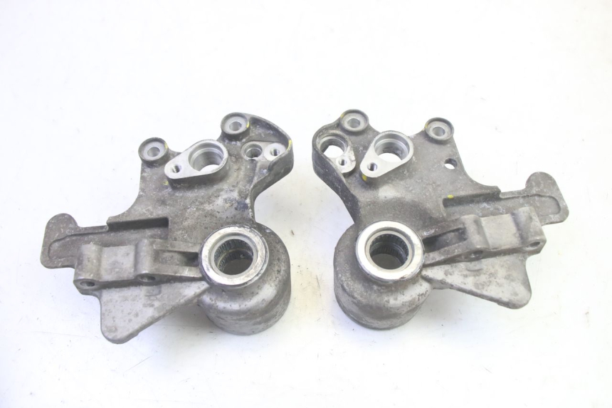 photo de HALTER BREMSZANGE VORNE PIAGGIO MP3 HPE 350 (2018 - 2020) - Hauptansicht