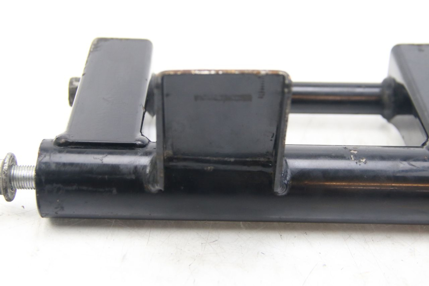 photo de MOTORHALTERUNG SUZUKI SIXTEEN 125 (2008 - 2010)