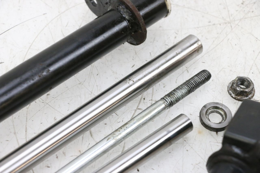 photo de MOTORHALTER PIAGGIO VESPA GTS SUPER IE 125 (2009 - 2016) - Kennzeichnungen und Originalreferenzen