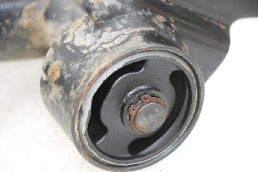 photo de MOTORHALTERUNG PIAGGIO ZIP 4T 50 (2018 - 2020) - Geprüftes Gebrauchtteil