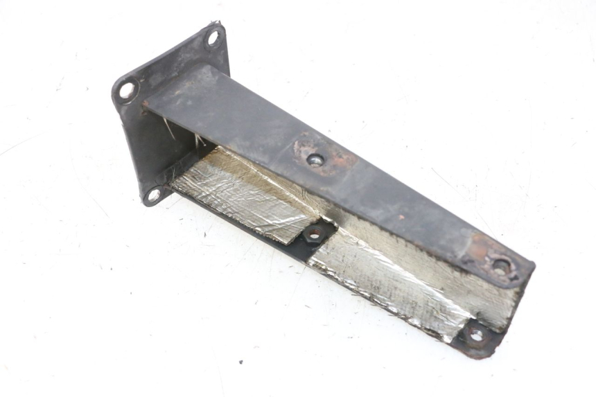 photo de AUSPUFFHALTERUNG QUADRO 4 4D 350 (2015 - 2018)