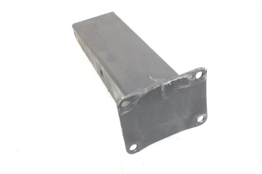 photo de AUSPUFFHALTERUNG QUADRO 4 4D 350 (2015 - 2018)