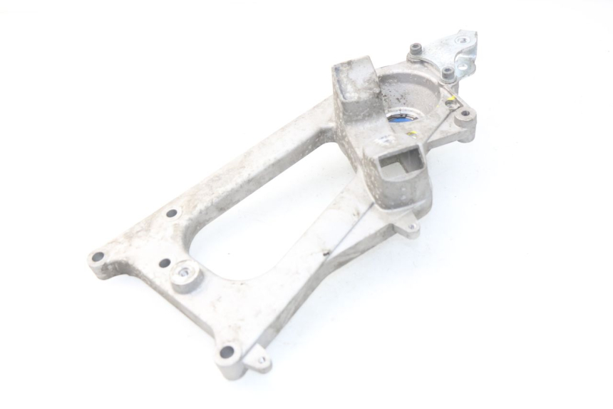 photo de AUSPUFFHALTERUNG PIAGGIO MP3 HPE 500 (2019 - 2022)