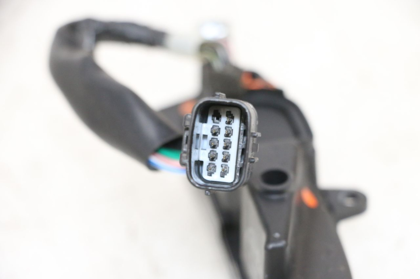 photo de COCKPIT PIAGGIO MP3 HPE 300 (2019 - 2026) - Zoom auf Gebrauchszustand