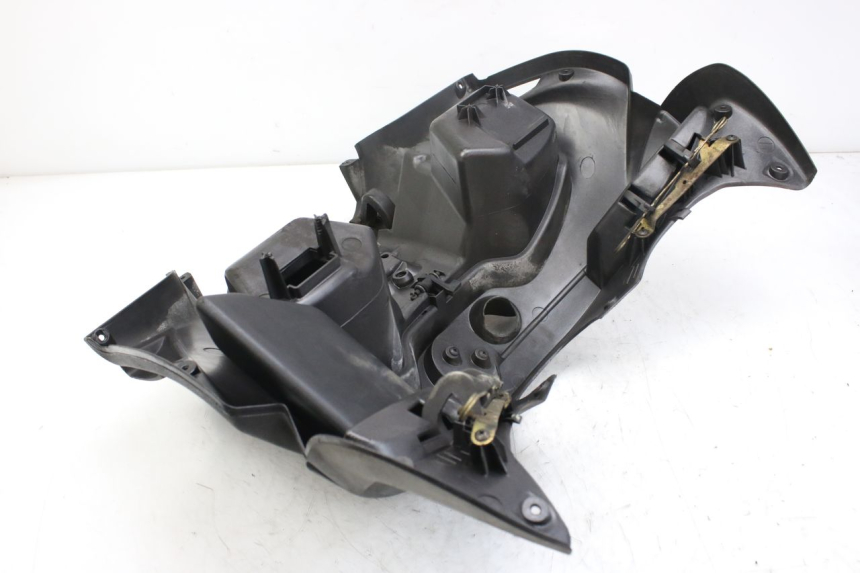 photo de UNTERER INNENKOTFLüGEL PIAGGIO X9 EVOLUTION 250 (2003 - 2007)