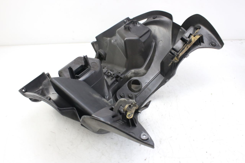 photo de UNTERER INNENKOTFLüGEL PIAGGIO X9 EVOLUTION 250 (2003 - 2007)