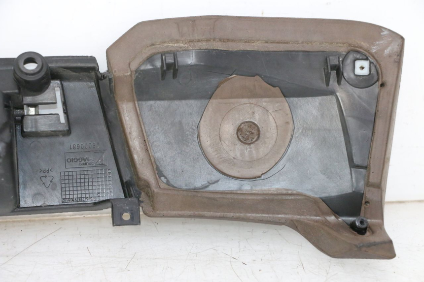 photo de OBERES INNENVERKLEIDUNGSTEIL PIAGGIO MP3 500 (2014 - 2016)