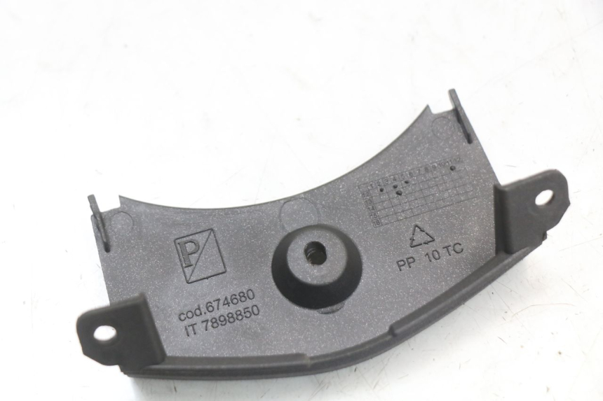 photo de OBERES INNENVERKLEIDUNGSTEIL PIAGGIO X10 125 (2012 - 2017)