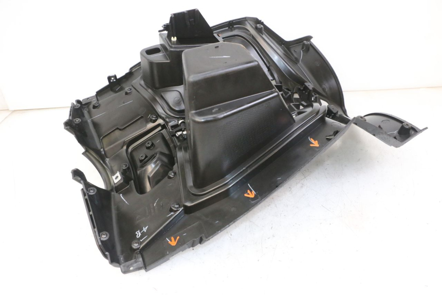 photo de INNENVERKLEIDUNG APRILIA SXR 50 (2021 - 2023)