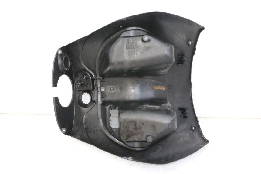 photo de INNENVERKLEIDUNG PIAGGIO ZIP 4T 50 (2018 - 2020) - Details der Befestigungspunkte