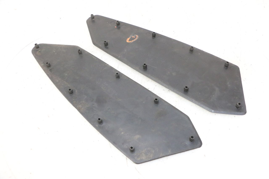 photo de TRITTBRETT VERKLEIDUNG GUMMI QUADRO 4 4D 350 (2015 - 2018)