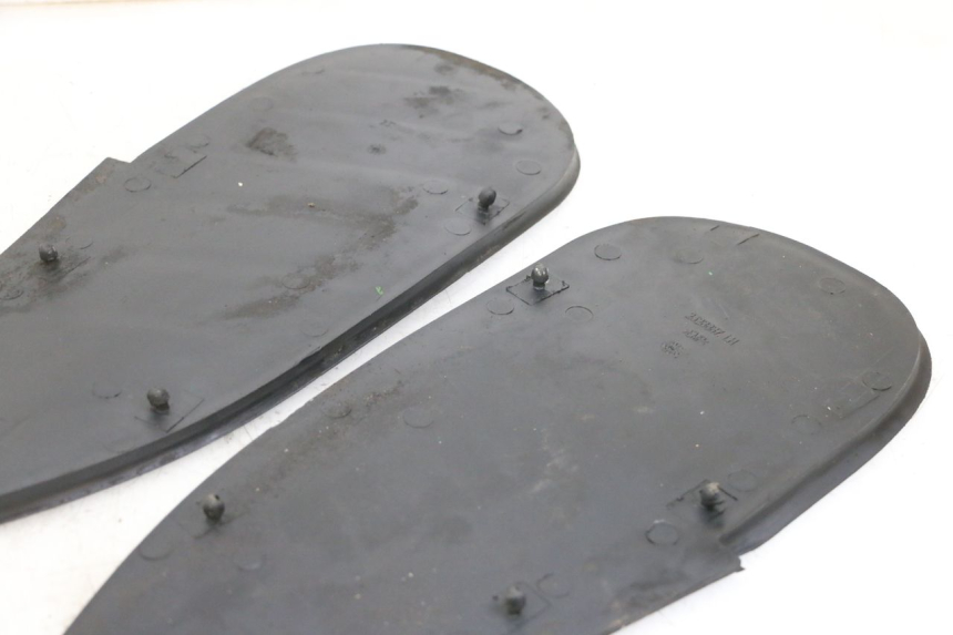 photo de TRITTBRETT VERKLEIDUNG GUMMI BMW C1 125 (2000 - 2003)