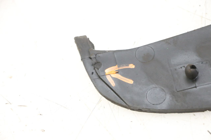 photo de TRITTBRETT VERKLEIDUNG GUMMI BMW C1 125 (2000 - 2003)