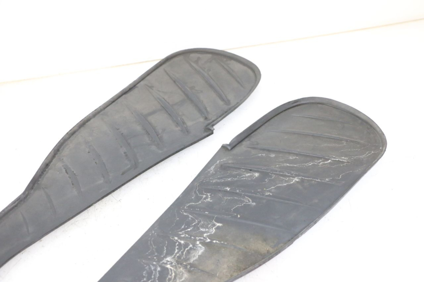 photo de TRITTBRETT VERKLEIDUNG GUMMI BMW C1 125 (2000 - 2003)