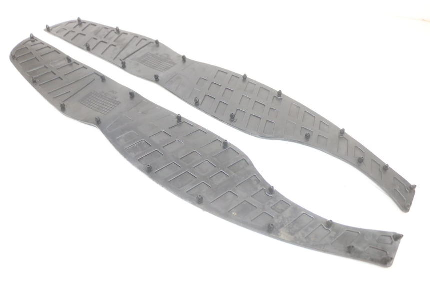 photo de TRITTBRETT VERKLEIDUNG GUMMI SUZUKI BURGMAN 125 (2018 - 2021)