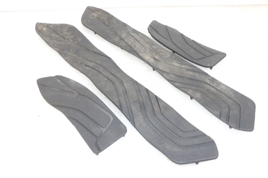 photo de TRITTBRETT VERKLEIDUNG GUMMI SUZUKI BURGMAN 650 (2013 - 2020)