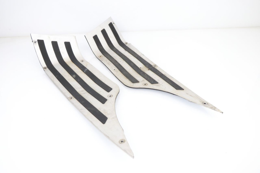 photo de TRITTBRETT VERKLEIDUNG GUMMI GOWINN DOLCE VITA 125 (2007 - 2013)