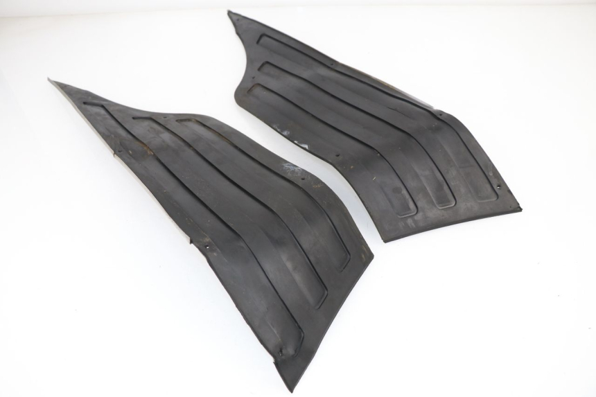 photo de TRITTBRETT VERKLEIDUNG GUMMI GOWINN DOLCE VITA 125 (2007 - 2013)