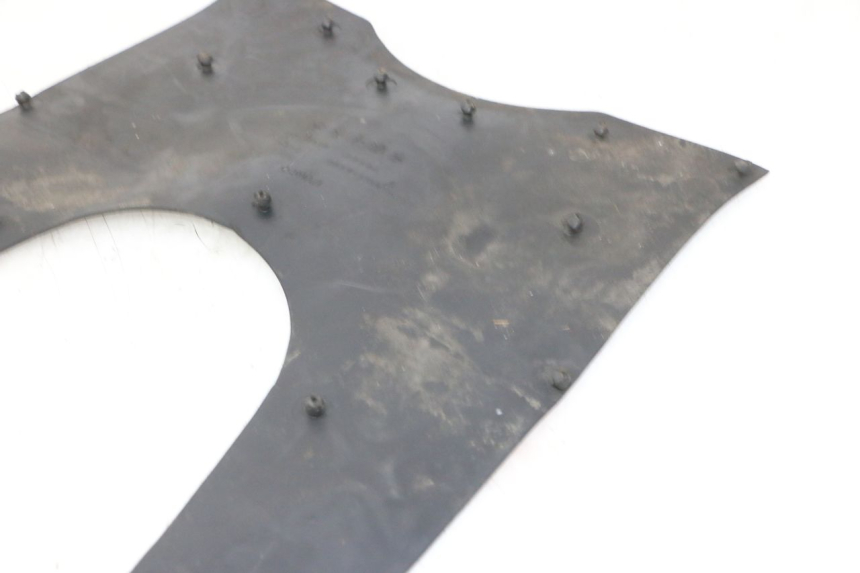 photo de TRITTBRETT VERKLEIDUNG GUMMI KYMCO GRAND DINK 125 (2002 - 2007)