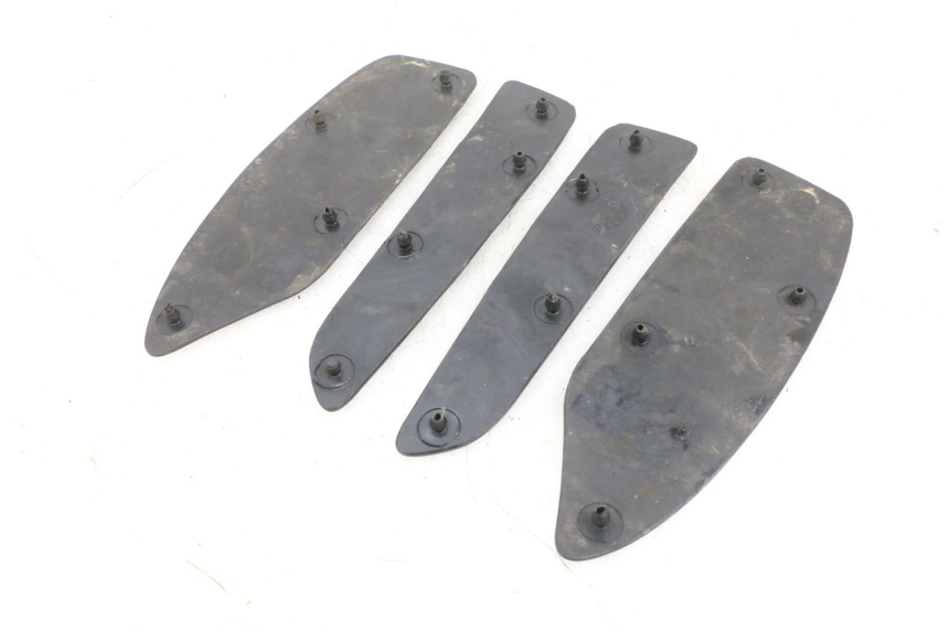 photo de TRITTBRETT VERKLEIDUNG GUMMI SYM GTS EVO 125 (2009 - 2013) - Gesamtansicht des Produkts