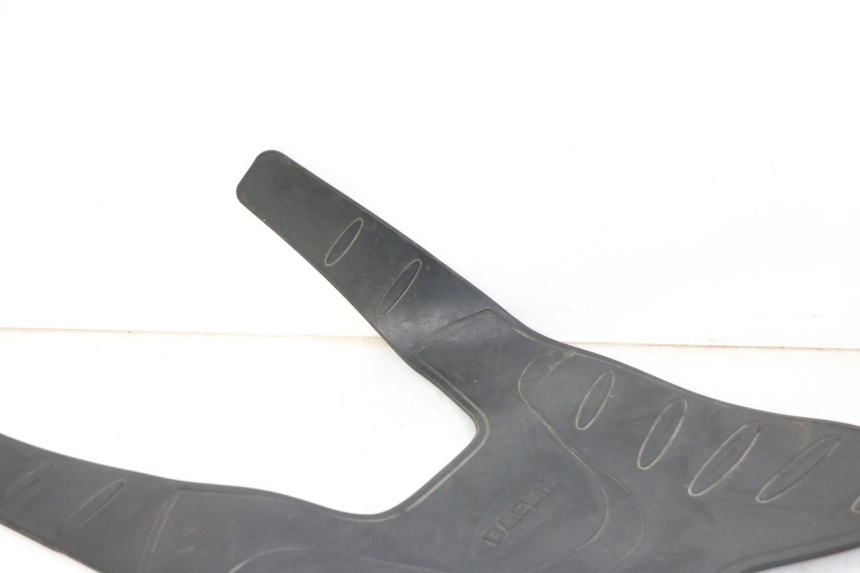 photo de TRITTBRETT VERKLEIDUNG GUMMI DAELIM HISTORY 125 (2001 - 2002)