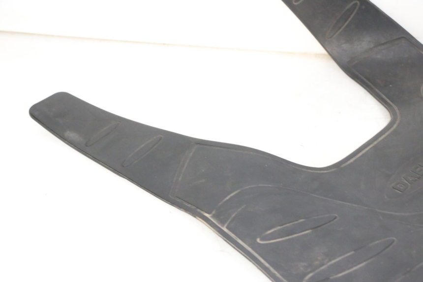 photo de TRITTBRETT VERKLEIDUNG GUMMI DAELIM HISTORY 125 (2001 - 2002)