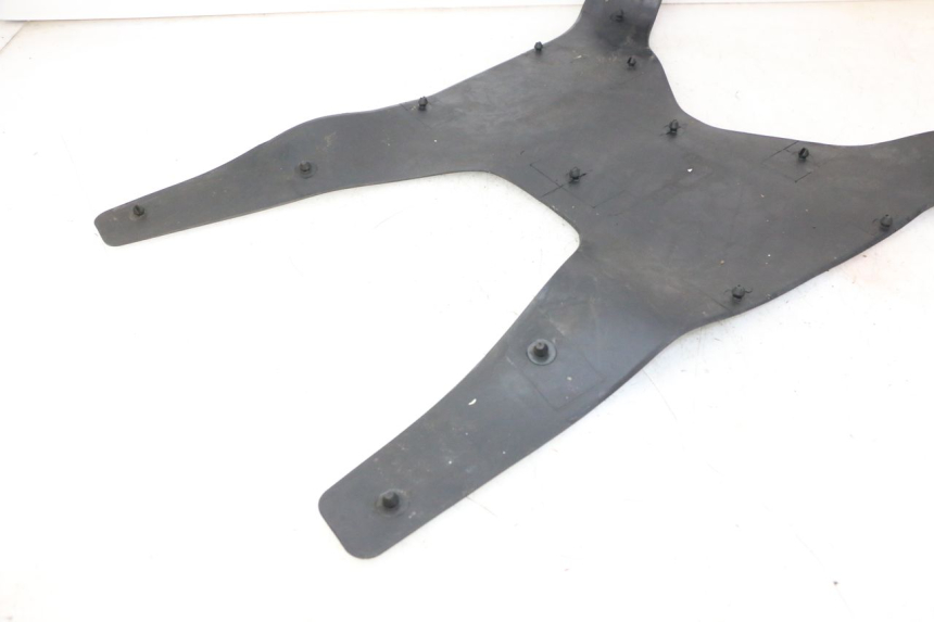 photo de TRITTBRETT VERKLEIDUNG GUMMI DAELIM HISTORY 125 (2001 - 2002)