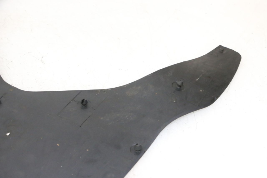 photo de TRITTBRETT VERKLEIDUNG GUMMI DAELIM HISTORY 125 (2001 - 2002)