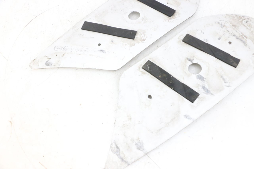 photo de FUßRAUMMATTE PEUGEOT KISBEE 4T 50 (2018 - 2022) - Detailansicht des Bauteils