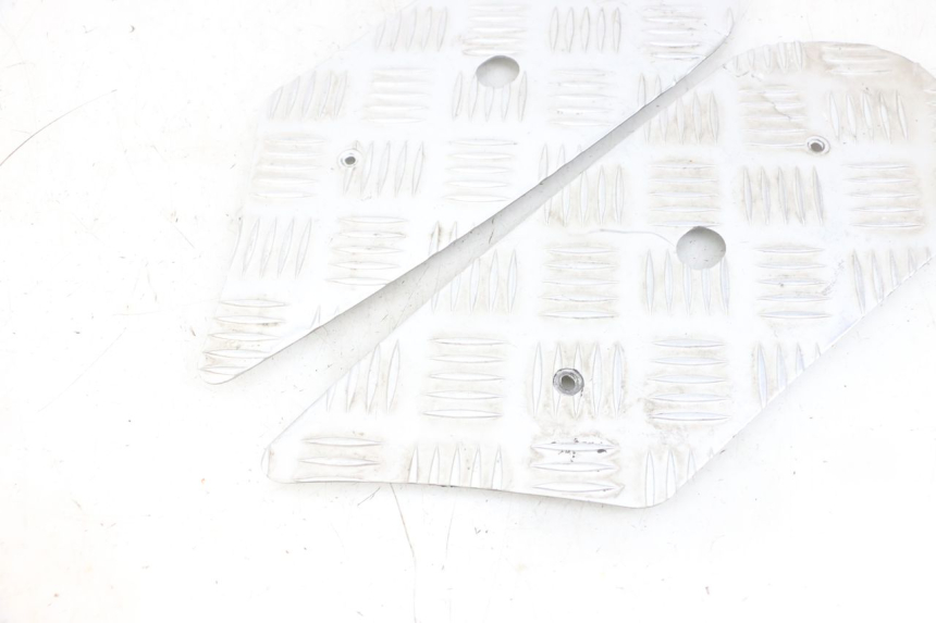 photo de FUßRAUMMATTE PEUGEOT KISBEE 4T 50 (2018 - 2022) - Technische Nahaufnahme