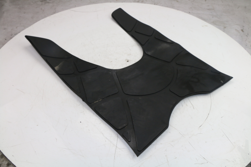 photo de TRITTBRETT VERKLEIDUNG GUMMI KYMCO GRAND DINK 125 (2002 - 2007)