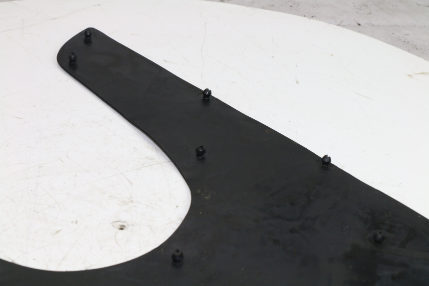 photo de TRITTBRETT VERKLEIDUNG GUMMI KYMCO GRAND DINK 125 (2002 - 2007)