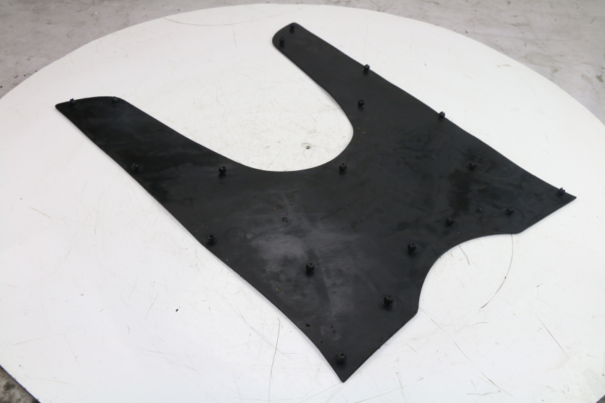 photo de TRITTBRETT VERKLEIDUNG GUMMI KYMCO GRAND DINK 125 (2002 - 2007)