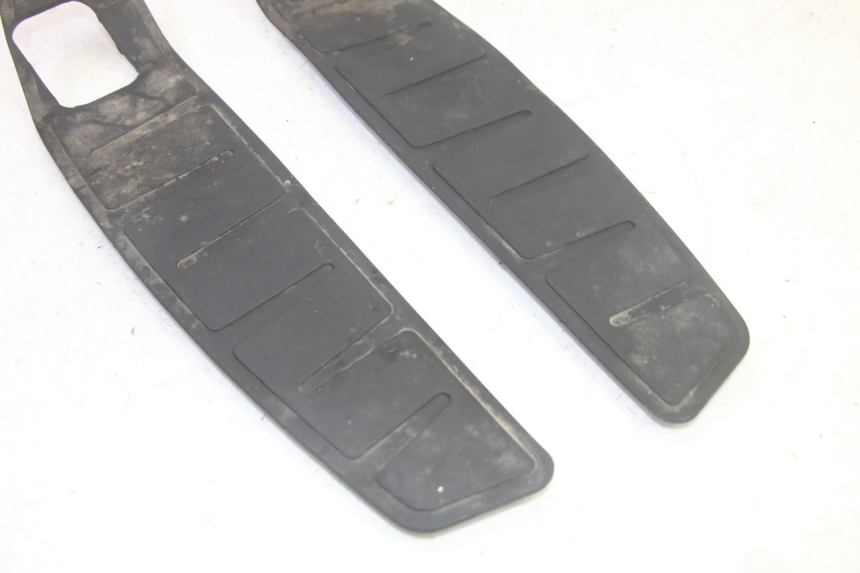 photo de TRITTBRETT VERKLEIDUNG GUMMI PIAGGIO MP3 HPE 350 (2018 - 2020) - Alternative Perspektive