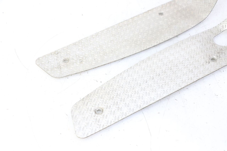 photo de TRITTBRETT VERKLEIDUNG GUMMI PIAGGIO MP3 500 (2011 - 2015)