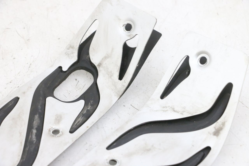 photo de TRITTBRETT VERKLEIDUNG GUMMI PIAGGIO MP3 500 (2016 - 2018) - Gesamtansicht des Produkts