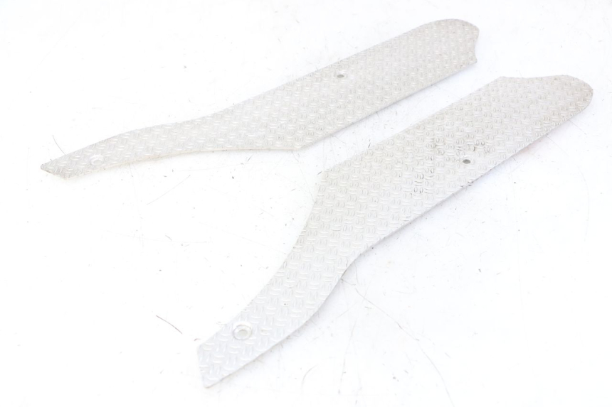 photo de TRITTBRETT VERKLEIDUNG GUMMI PIAGGIO NRG POWER PUREJET 50 (2018 - 2021)