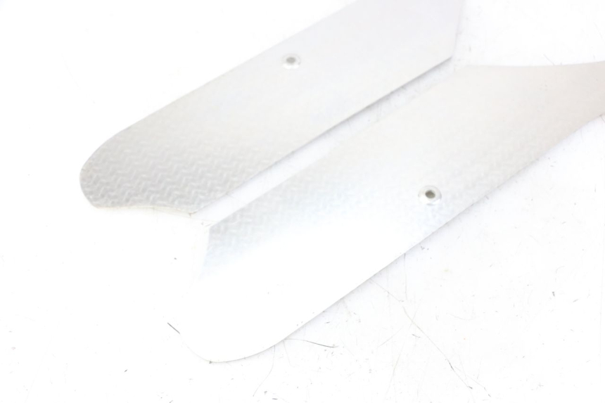 photo de TRITTBRETT VERKLEIDUNG GUMMI PIAGGIO NRG POWER PUREJET 50 (2018 - 2021)