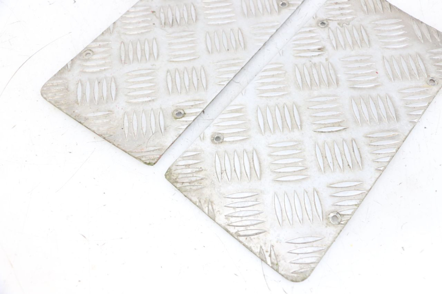 photo de TRITTBRETT VERKLEIDUNG GUMMI LIGIER PULSE 3 1 (2014 - 2020) - Details der Befestigungspunkte