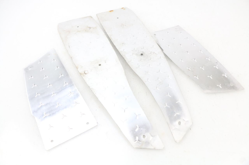 photo de TRITTBRETT VERKLEIDUNG GUMMI RAZZO STEED 125 (2012 - 2018)