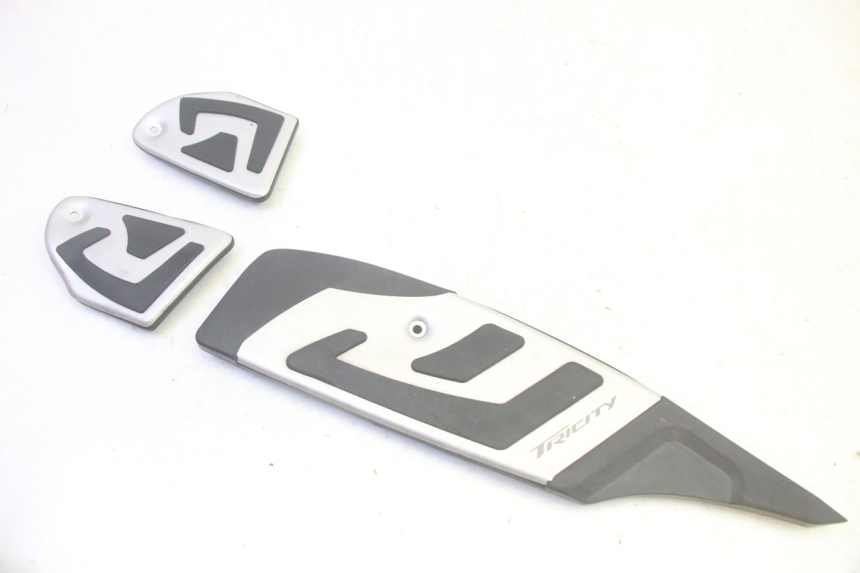 photo de TRITTBRETT VERKLEIDUNG GUMMI YAMAHA TRICITY 300 (2020 - 2024) - Hauptansicht