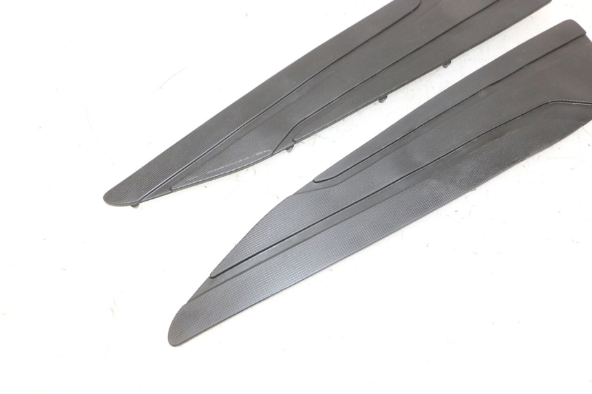 photo de FUßRAUMMATTE YAMAHA X-MAX XMAX 125 (2010 - 2013) - Oberflächenzustand und Material