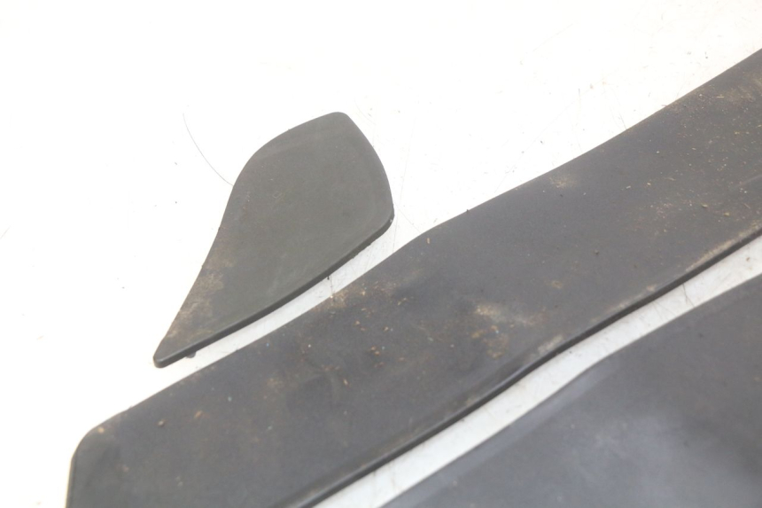 photo de FUßRASTENMATTE YAMAHA YP MAJESTY 400 (2004 - 2008)